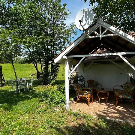 Сasa de vacaciones Csobánc Szerelem-nemzeti Park-önalló Ház - Klimatizált Gyulakeszi